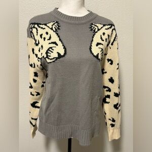 Angashion gray snow leopard sweater size M